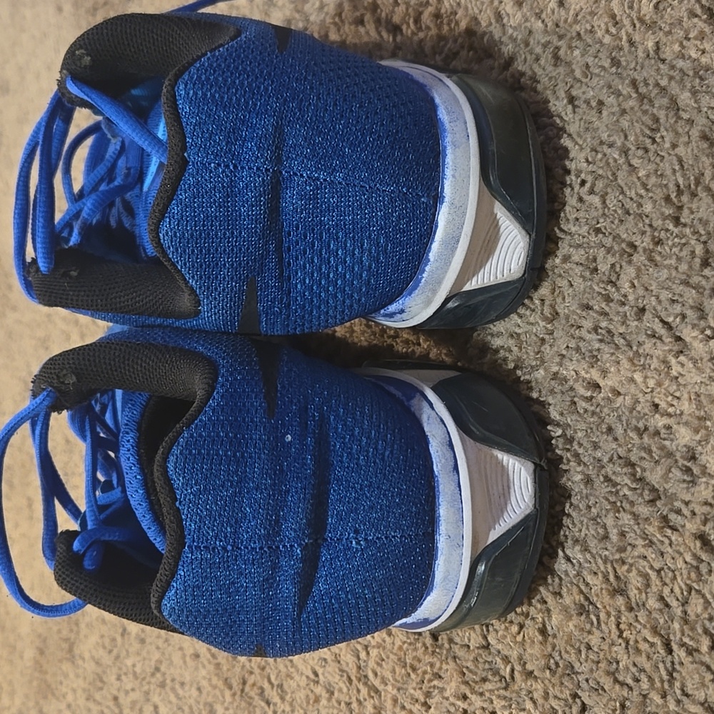 Nike Shoes - Picture 4 of 4